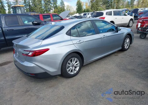 2025 Toyota Camry Le z USA, uszkodzony, nr VIN 4T1DAACK0SU131275